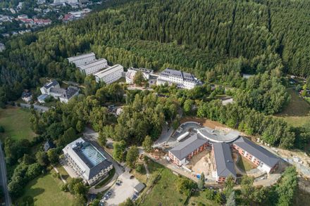 Jubiläen in der MEDICLIN Klinik am Brunnenberg und der MEDICLIN Seniorenresidenz Brunnenbergblick
