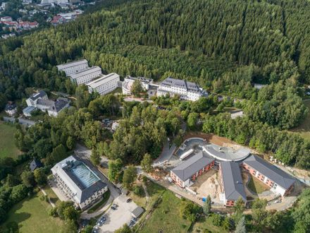 Jubiläen in der MEDICLIN Klinik am Brunnenberg und der MEDICLIN Seniorenresidenz Brunnenbergblick