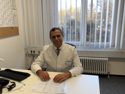 Hossam Helmi Elshazli leitet die Orthopädie der MEDICLIN Klinik am Brunnenberg