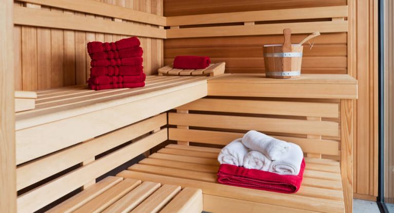 Sauna mit Handtüchern